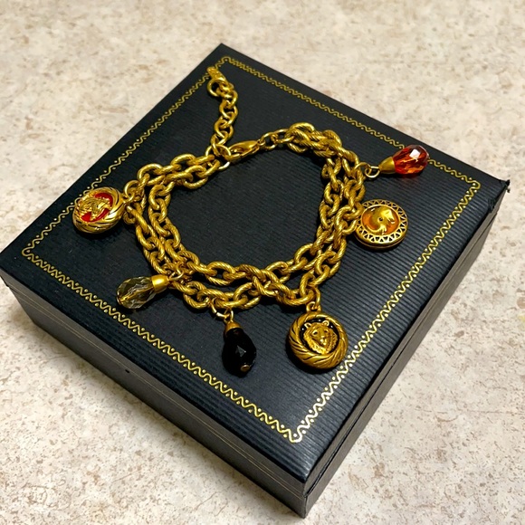 Bob Mackie Jewelry - VINTAGE BOB MACKIE SAFARI 6 PIECE CHARM BRACELET